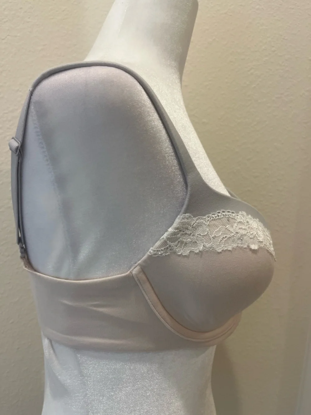 Victoria's Secret Body by Victoria Lined Demi 32DD